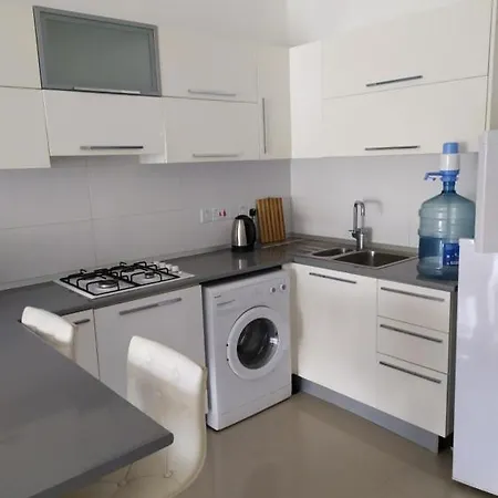 студия в комплексе Ceasar на первом этаже Apartamento